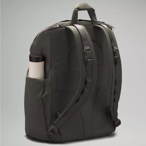 RARE LULULEMON NEW PARENT BACKPACK - Picture 8 of 17